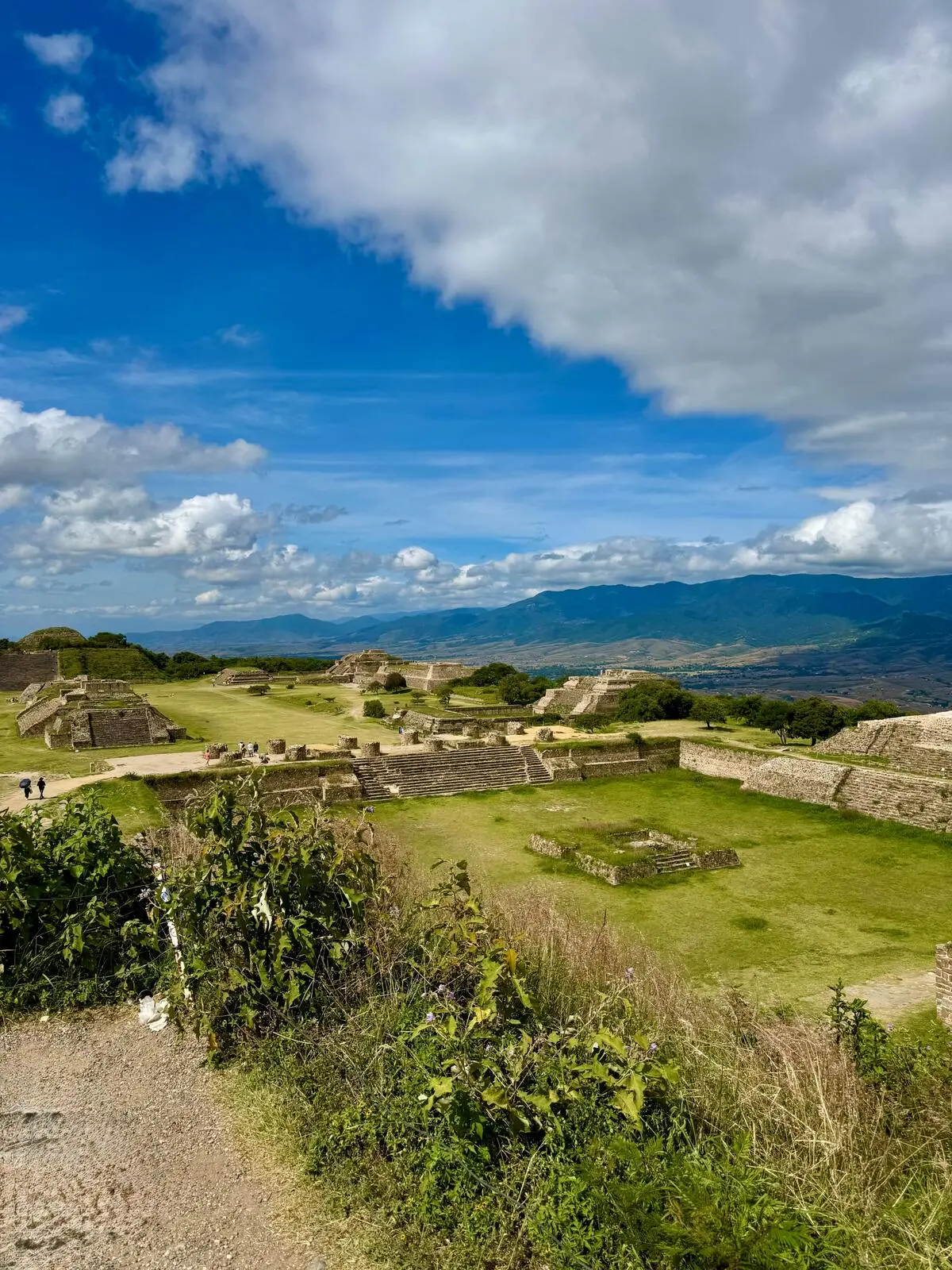 Tour privado en Oaxaca - Vista panorámica de Monte Albán y el valle